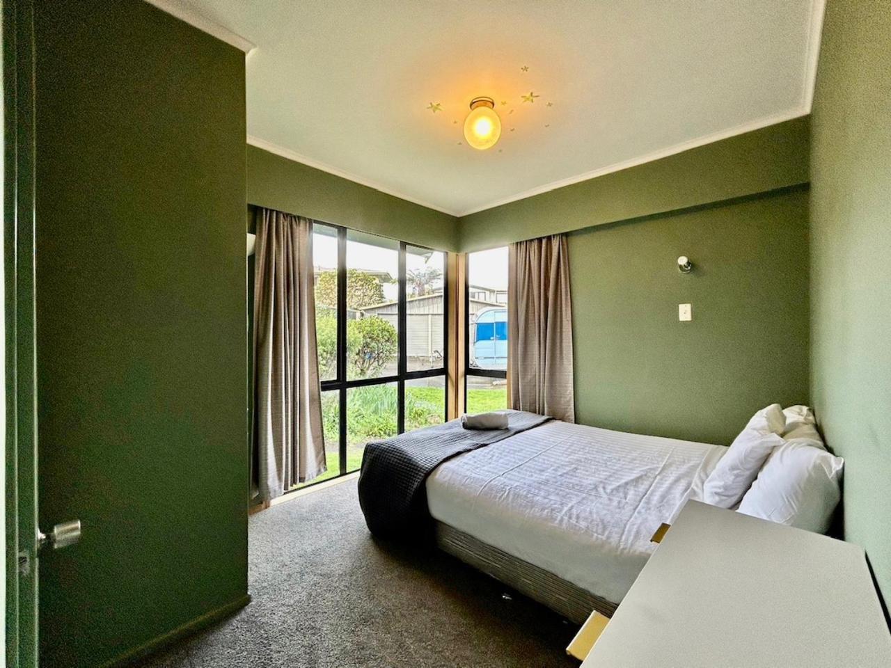 Premium Lake View Home Rotorua Bagian luar foto