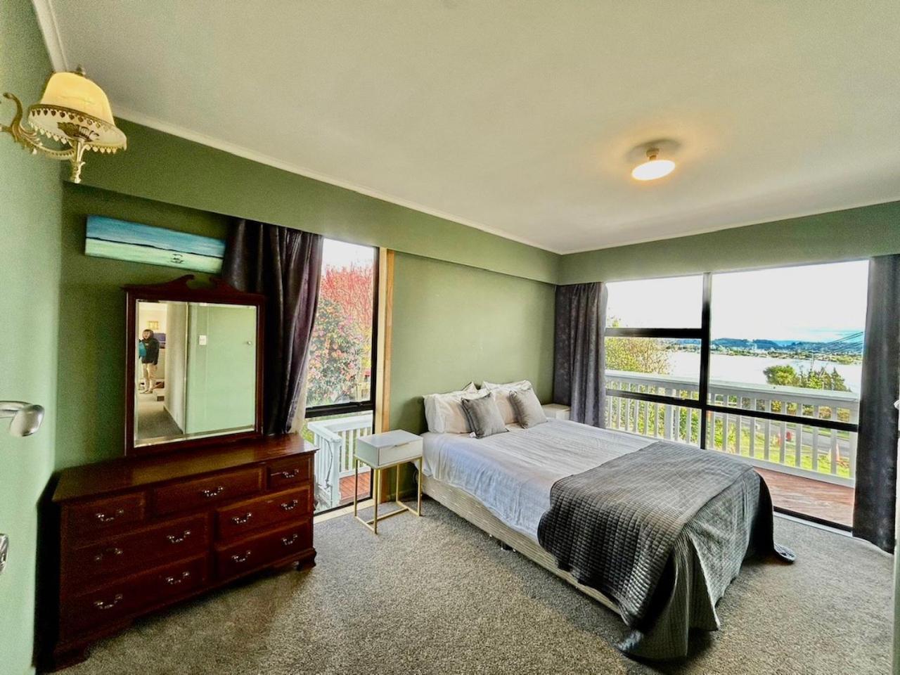 Premium Lake View Home Rotorua Bagian luar foto