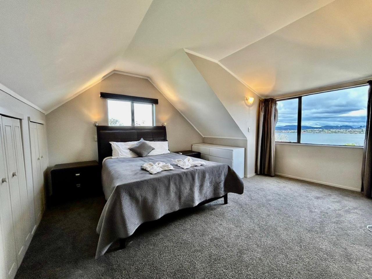 Premium Lake View Home Rotorua Bagian luar foto